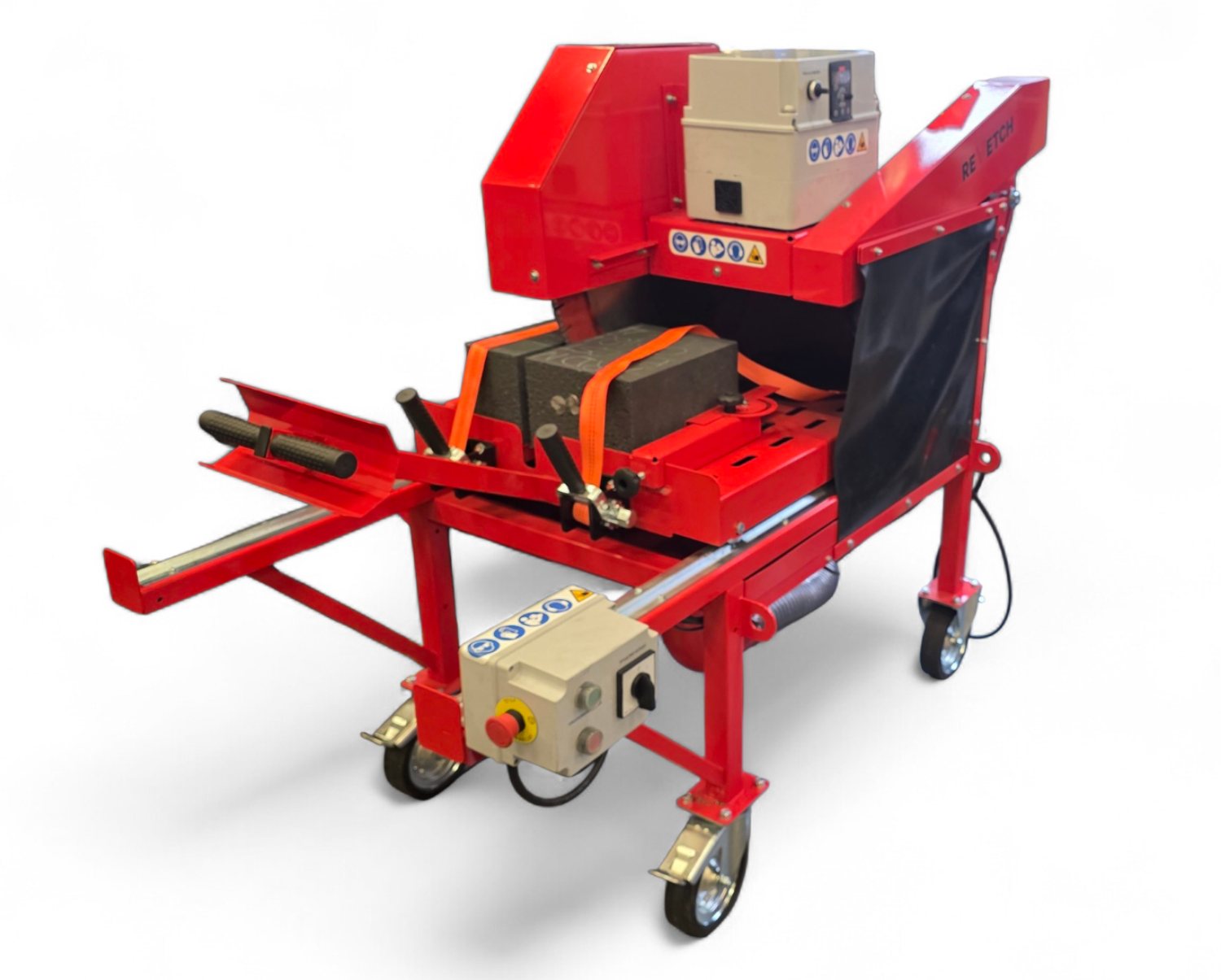 Machine with dust extraction